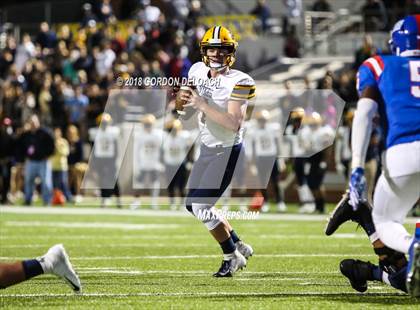 Thumbnail 1 in Lamar vs. Duncanville  (UIL 6A Regional Playoff) photogallery.