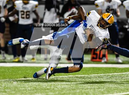 Thumbnail 3 in Lamar vs. Duncanville  (UIL 6A Regional Playoff) photogallery.