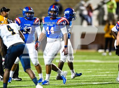 Thumbnail 2 in Lamar vs. Duncanville  (UIL 6A Regional Playoff) photogallery.