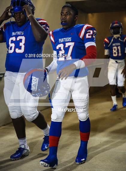 Thumbnail 3 in Lamar vs. Duncanville  (UIL 6A Regional Playoff) photogallery.