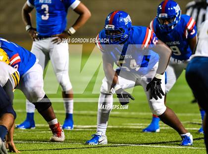 Thumbnail 3 in Lamar vs. Duncanville  (UIL 6A Regional Playoff) photogallery.