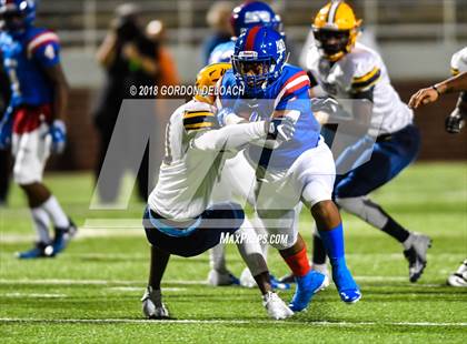 Thumbnail 1 in Lamar vs. Duncanville  (UIL 6A Regional Playoff) photogallery.