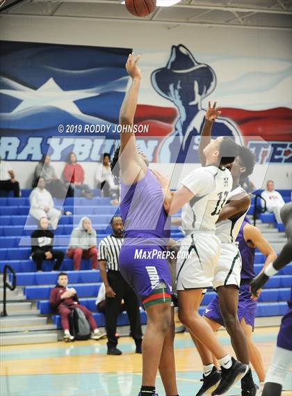 Thumbnail 2 in Morton Ranch vs. Fort Bend Hightower (McDonald's Texas Invitational) photogallery.