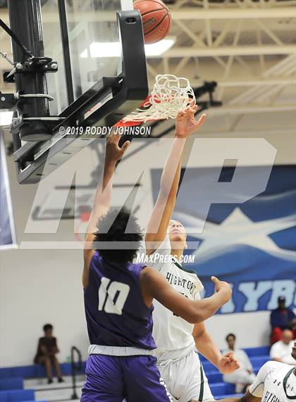 Thumbnail 2 in Morton Ranch vs. Fort Bend Hightower (McDonald's Texas Invitational) photogallery.