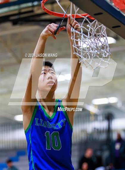 Thumbnail 1 in Lindbergh vs. Liberty (Salmon Cup) photogallery.