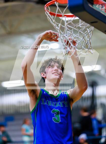 Thumbnail 2 in Lindbergh vs. Liberty (Salmon Cup) photogallery.