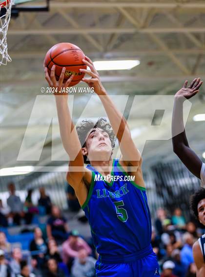 Thumbnail 2 in Lindbergh vs. Liberty (Salmon Cup) photogallery.