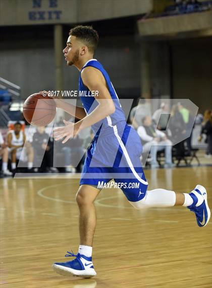 Thumbnail 2 in Seattle Prep vs. Timberline (WIAA 3A First Round Playoff)  photogallery.