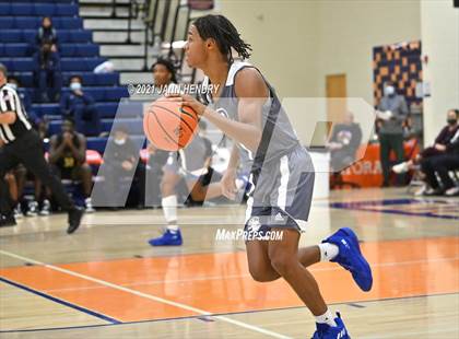 Thumbnail 3 in Salesian College Preparatory vs. Bishop O'Connell (Tarkanian Classic) photogallery.