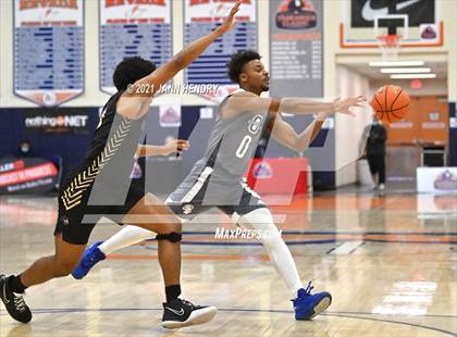 Thumbnail 1 in Salesian College Preparatory vs. Bishop O'Connell (Tarkanian Classic) photogallery.
