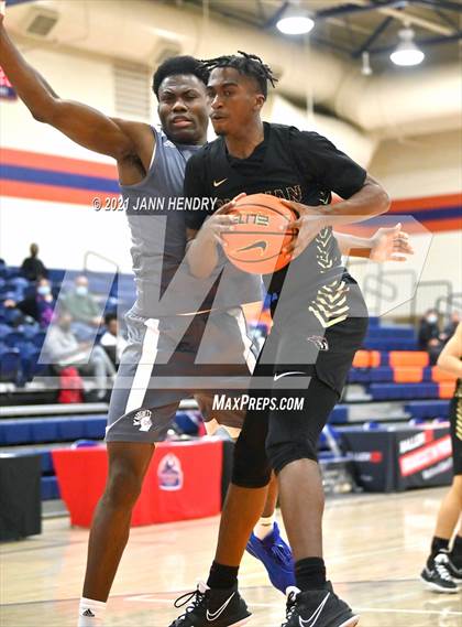 Thumbnail 2 in Salesian College Preparatory vs. Bishop O'Connell (Tarkanian Classic) photogallery.