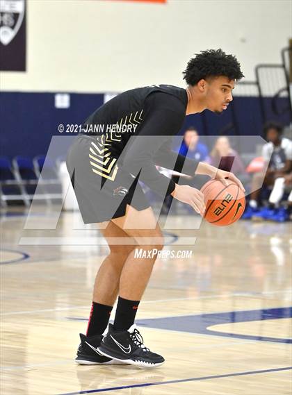 Thumbnail 2 in Salesian College Preparatory vs. Bishop O'Connell (Tarkanian Classic) photogallery.