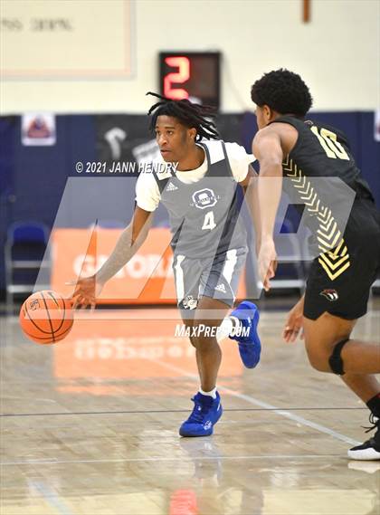 Thumbnail 1 in Salesian College Preparatory vs. Bishop O'Connell (Tarkanian Classic) photogallery.