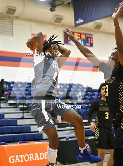 Thumbnail 3 in Salesian College Preparatory vs. Bishop O'Connell (Tarkanian Classic) photogallery.