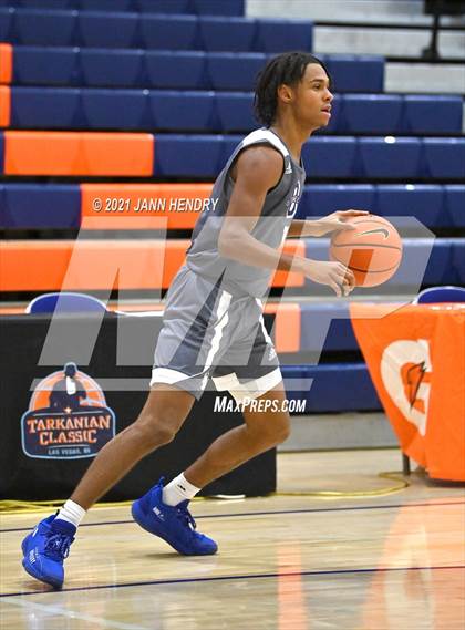 Thumbnail 2 in Salesian College Preparatory vs. Bishop O'Connell (Tarkanian Classic) photogallery.