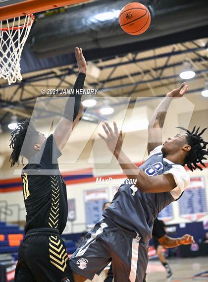 Thumbnail 1 in Salesian College Preparatory vs. Bishop O'Connell (Tarkanian Classic) photogallery.