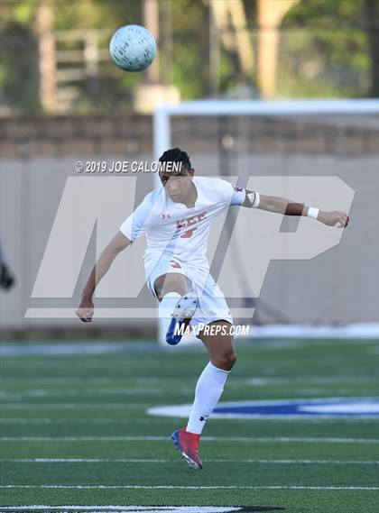 Thumbnail 2 in Lee [Robert E.] vs Flower Mound (UIL 6A Final) photogallery.