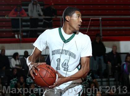 Thumbnail 2 in Serra vs. Inglewood (Real Run Classic) photogallery.