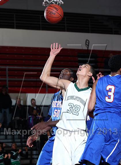 Thumbnail 3 in Serra vs. Inglewood (Real Run Classic) photogallery.