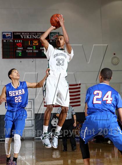 Thumbnail 1 in Serra vs. Inglewood (Real Run Classic) photogallery.