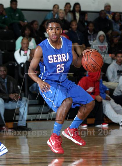 Thumbnail 2 in Serra vs. Inglewood (Real Run Classic) photogallery.