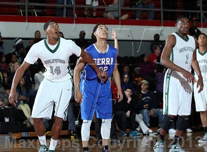 Thumbnail 1 in Serra vs. Inglewood (Real Run Classic) photogallery.