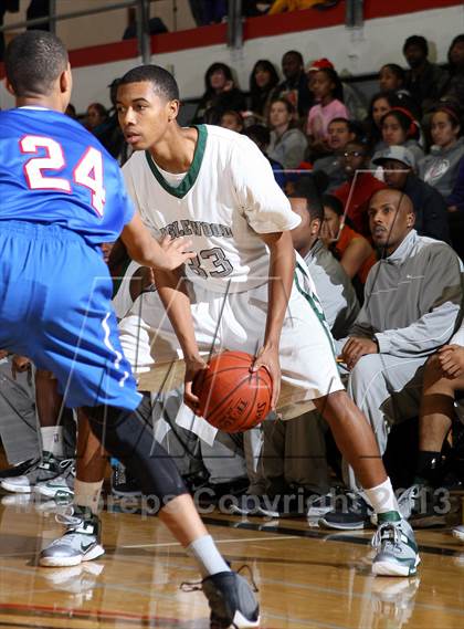 Thumbnail 2 in Serra vs. Inglewood (Real Run Classic) photogallery.