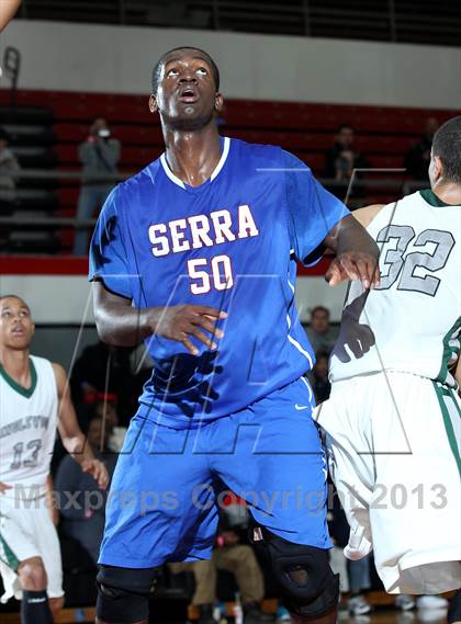 Thumbnail 1 in Serra vs. Inglewood (Real Run Classic) photogallery.