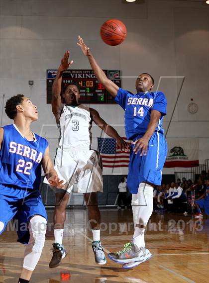 Thumbnail 2 in Serra vs. Inglewood (Real Run Classic) photogallery.