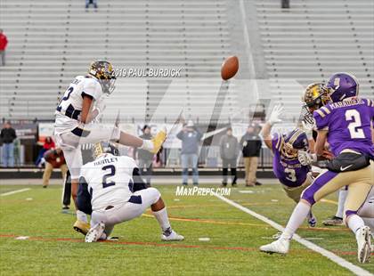 Thumbnail 2 in Bishop Guilfoyle vs. Farrell (PIAA 1A Championship) photogallery.