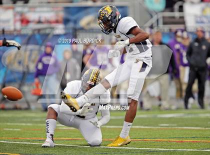 Thumbnail 3 in Bishop Guilfoyle vs. Farrell (PIAA 1A Championship) photogallery.