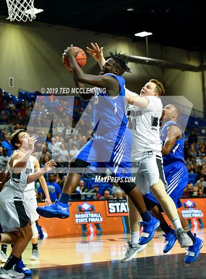 Thumbnail 2 in  Izard County vs Nevada (AAA 1A Final) photogallery.