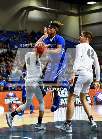 Thumbnail 3 in  Izard County vs Nevada (AAA 1A Final) photogallery.