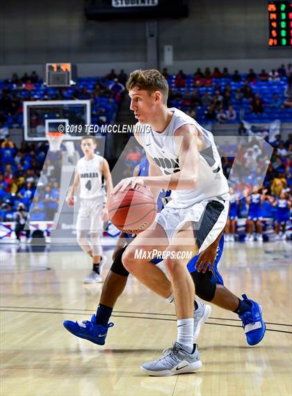 Thumbnail 3 in  Izard County vs Nevada (AAA 1A Final) photogallery.