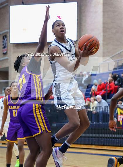 Thumbnail 2 in Allen vs Richardson (Allen Holiday Invitational) photogallery.