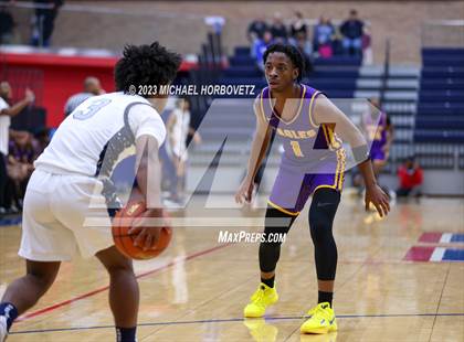 Thumbnail 2 in Allen vs Richardson (Allen Holiday Invitational) photogallery.
