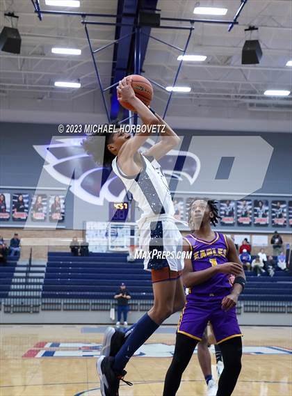 Thumbnail 3 in Allen vs Richardson (Allen Holiday Invitational) photogallery.