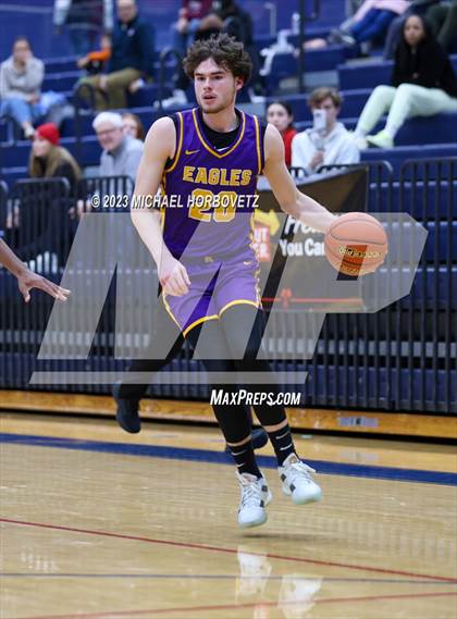 Thumbnail 3 in Allen vs Richardson (Allen Holiday Invitational) photogallery.