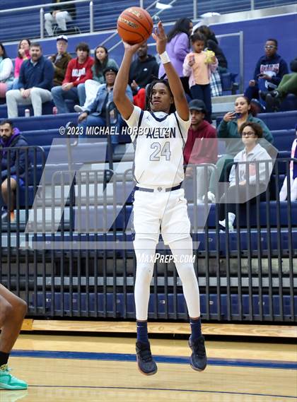Thumbnail 2 in Allen vs Richardson (Allen Holiday Invitational) photogallery.