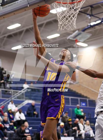 Thumbnail 3 in Allen vs Richardson (Allen Holiday Invitational) photogallery.