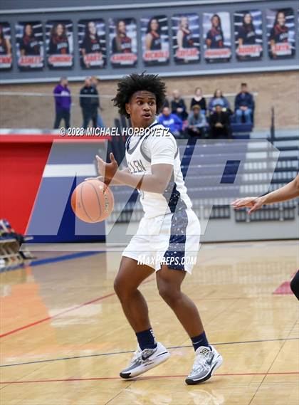 Thumbnail 3 in Allen vs Richardson (Allen Holiday Invitational) photogallery.