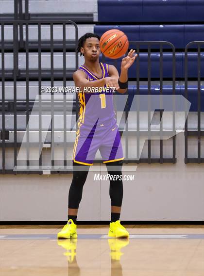 Thumbnail 3 in Allen vs Richardson (Allen Holiday Invitational) photogallery.