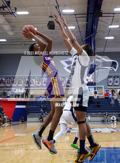 Thumbnail 3 in Allen vs Richardson (Allen Holiday Invitational) photogallery.