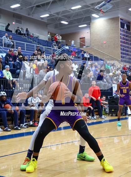 Thumbnail 2 in Allen vs Richardson (Allen Holiday Invitational) photogallery.
