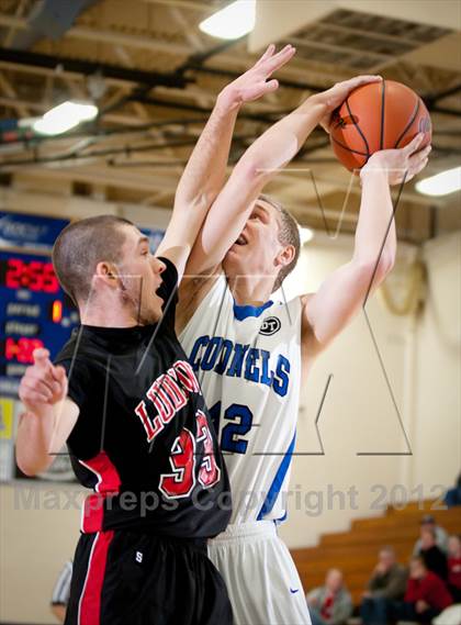 Thumbnail 2 in Ludlow vs Covington Catholic (Lloyd Memorial Tournament) photogallery.