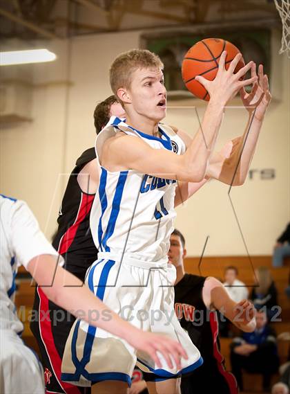 Thumbnail 2 in Ludlow vs Covington Catholic (Lloyd Memorial Tournament) photogallery.