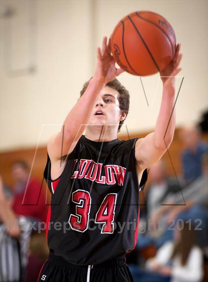 Thumbnail 2 in Ludlow vs Covington Catholic (Lloyd Memorial Tournament) photogallery.