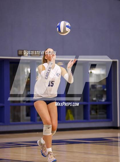 Thumbnail 3 in Whitney @ Vista del Lago photogallery.
