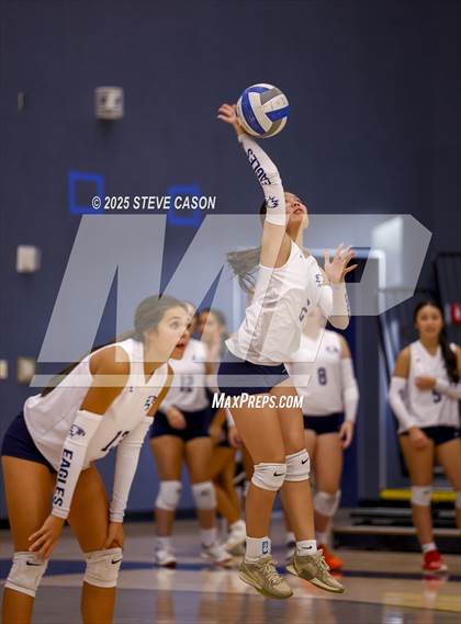 Thumbnail 1 in Whitney @ Vista del Lago photogallery.