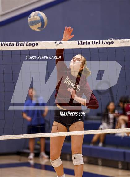 Thumbnail 1 in Whitney @ Vista del Lago photogallery.